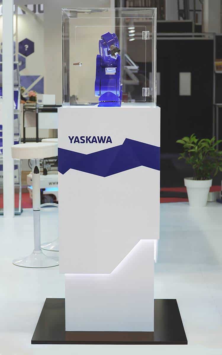 Yaskawa Vitrina Expositora by Mazzima Agencia Creativa. Branding, Publicidad, Comunicación y Marketing.