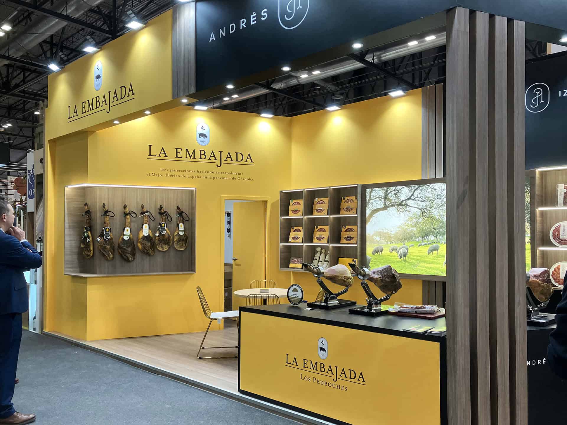 2025-stand-salon-gourmets-andres-izquierdo-y-embajada-del-jamon-20